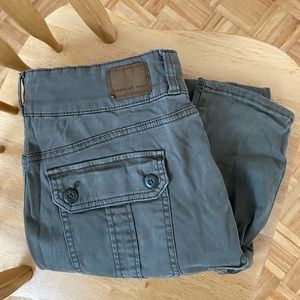 AE size 14 olive green cargo skinny pants